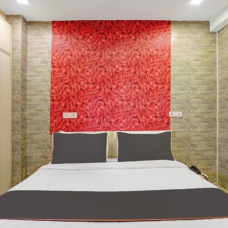Collection O Model Town Metro View Hotel New Delhi Exterior foto