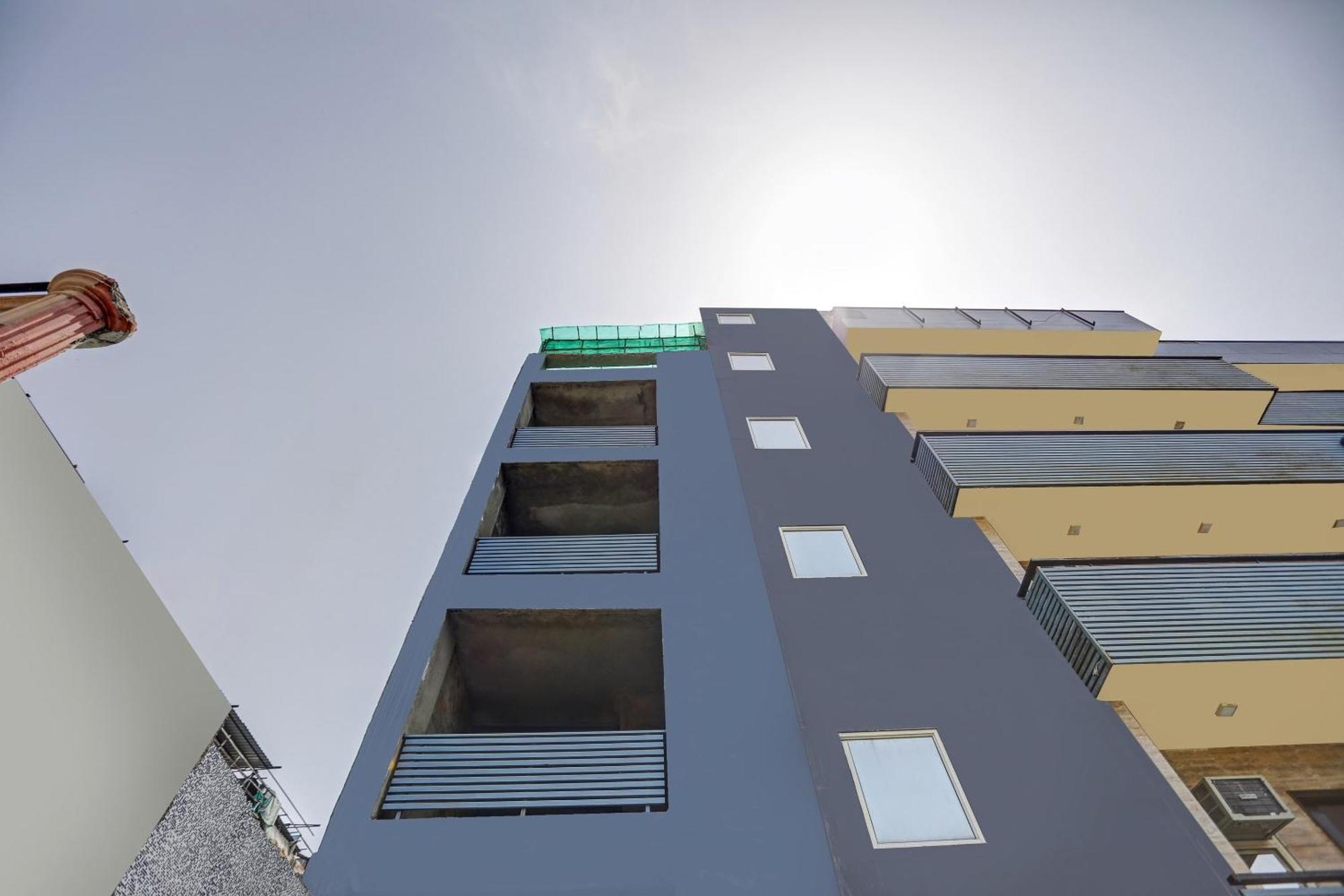 Collection O Model Town Metro View Hotel New Delhi Exterior foto